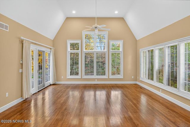 15 Stableside Road, Ottawa Hills, OH 43615