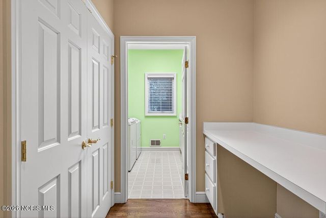 15 Stableside Road, Ottawa Hills, OH 43615