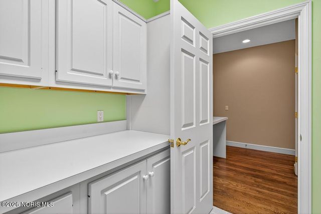 15 Stableside Road, Ottawa Hills, OH 43615