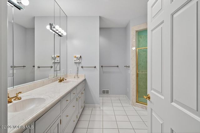 15 Stableside Road, Ottawa Hills, OH 43615