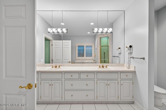 15 Stableside Road, Ottawa Hills, OH 43615