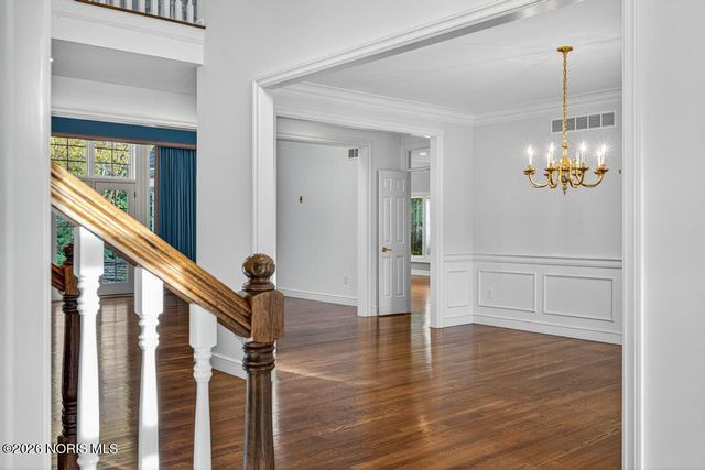 15 Stableside Road, Ottawa Hills, OH 43615