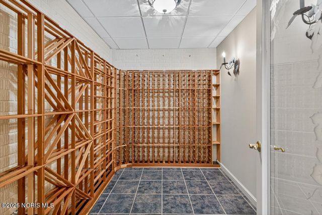 15 Stableside Road, Ottawa Hills, OH 43615