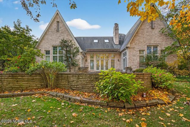 15 Stableside Road, Ottawa Hills, OH 43615