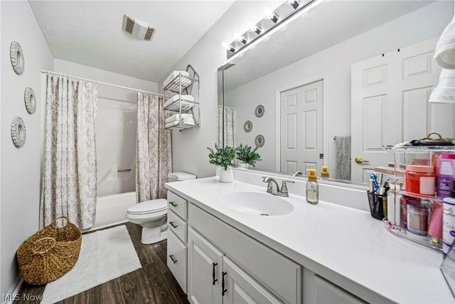 10830 Lakebrook Drive, Kirtland, OH 44094