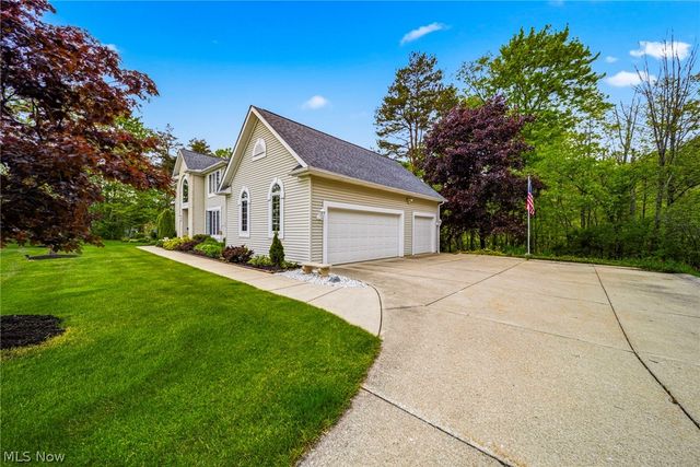 10830 Lakebrook Drive, Kirtland, OH 44094