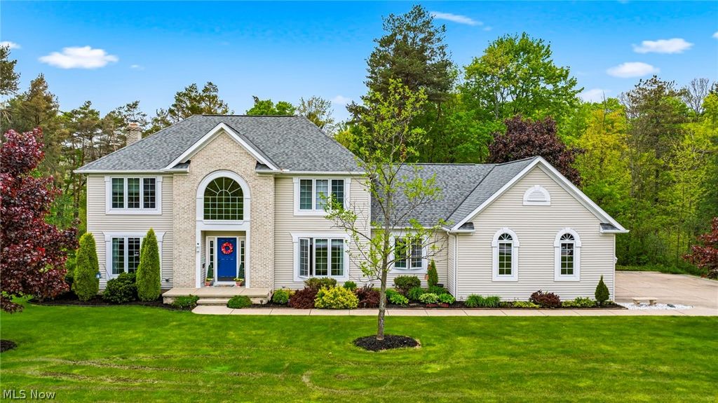 10830 Lakebrook Drive, Kirtland, OH 44094