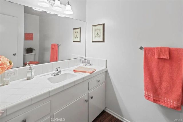 1360 Shadow Lane G, Fullerton, CA 92831
