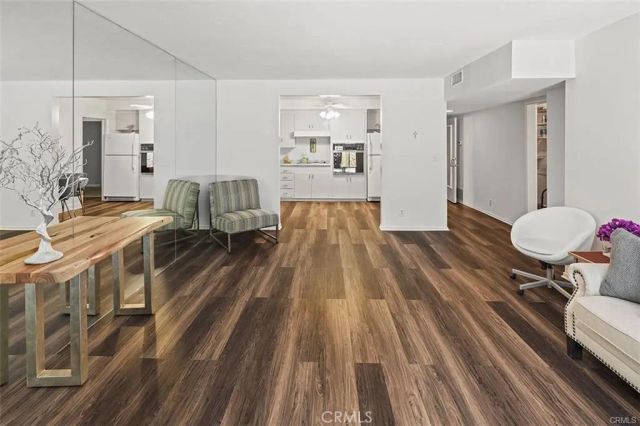1360 Shadow Lane G, Fullerton, CA 92831