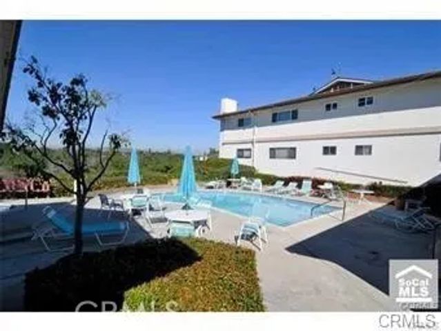 1360 Shadow Lane G, Fullerton, CA 92831
