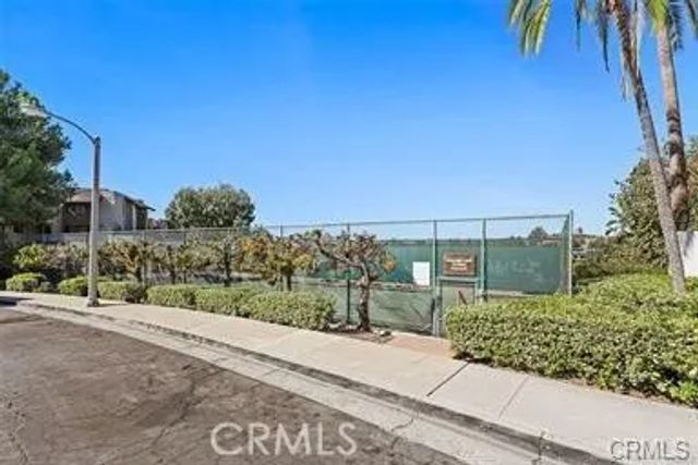 1360 Shadow Lane G, Fullerton, CA 92831