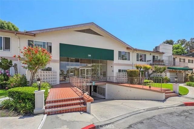 1360 Shadow Lane G, Fullerton, CA 92831