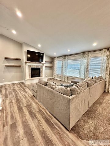 2737 Pinfire Creek, Ammon, ID 83406