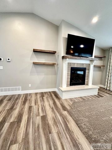 2737 Pinfire Creek, Ammon, ID 83406