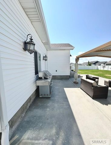 2737 Pinfire Creek, Ammon, ID 83406