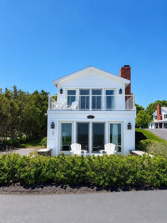 Image 1 of property listing at 1381 Ocean Blvd Unit 17, Rye, NH 03870