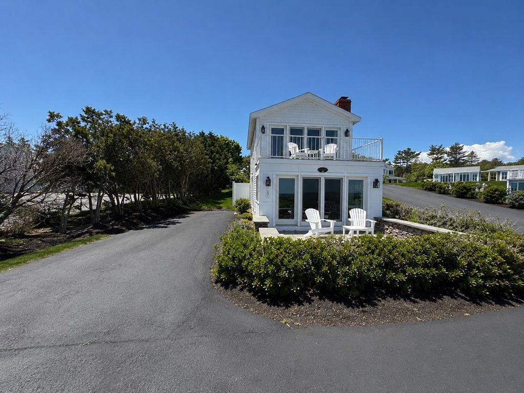 Image 2 of property listing at 1381 Ocean Blvd Unit 17, Rye, NH 03870