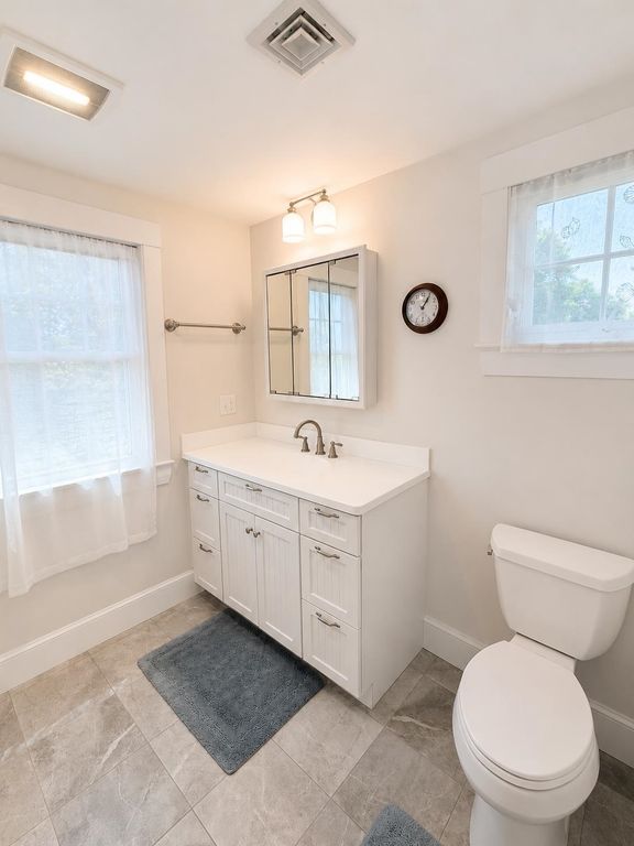 Image 14 of property listing at 1381 Ocean Blvd Unit 17, Rye, NH 03870