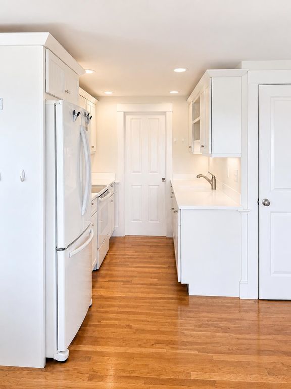 Image 5 of property listing at 1381 Ocean Blvd Unit 17, Rye, NH 03870