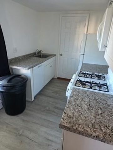 49 Central 1, Holliston, MA 01746