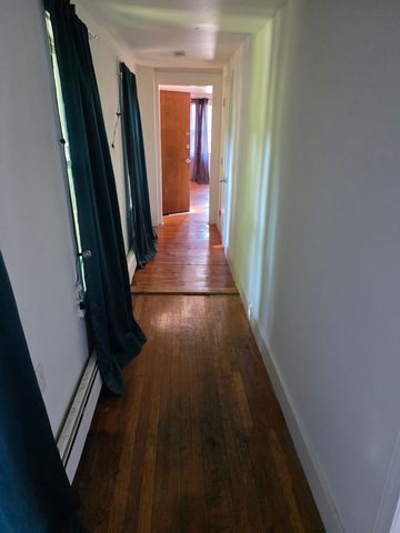 49 Central 1, Holliston, MA 01746
