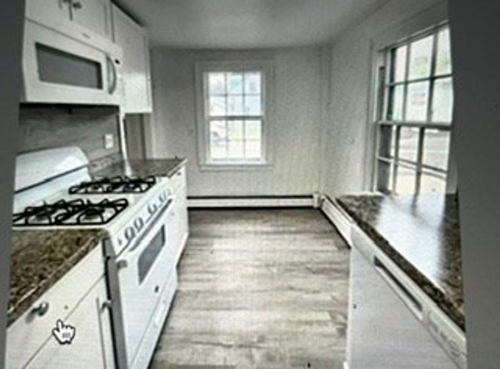 49 Central 1, Holliston, MA 01746