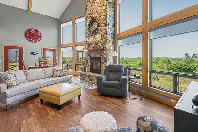 1748 Jesup Drive, Knoxville, IA 50138