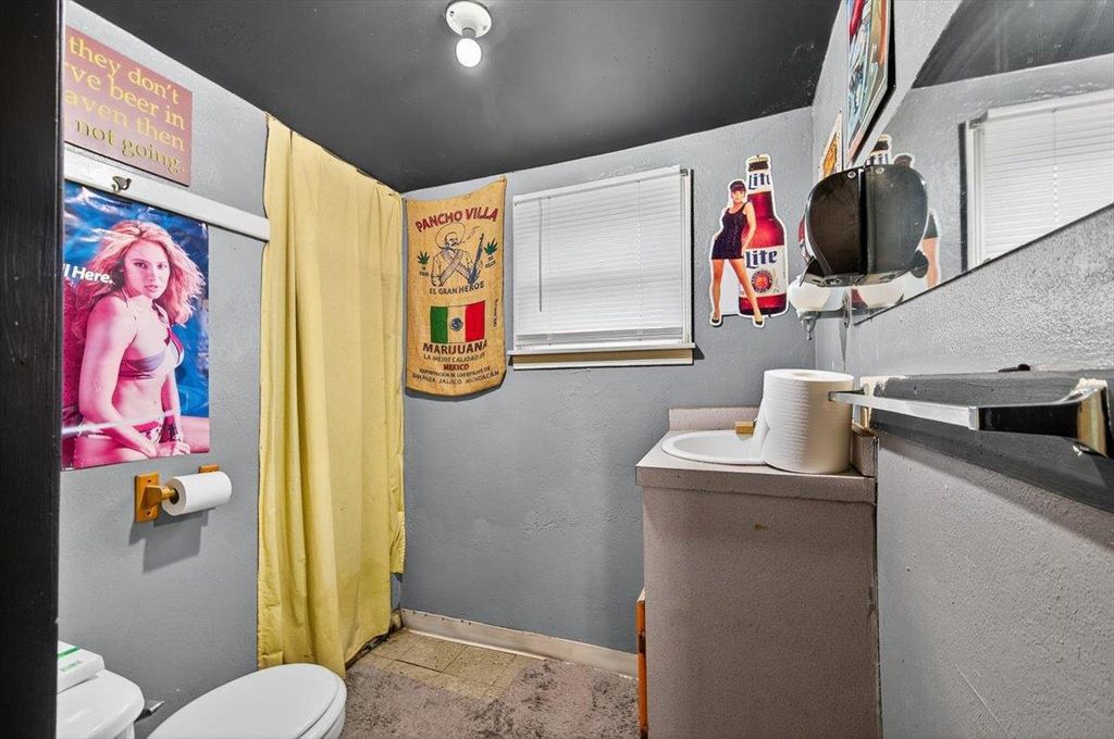 Image 13 of property listing at 630 S Fruit Avenue, Fresno, CA 93706