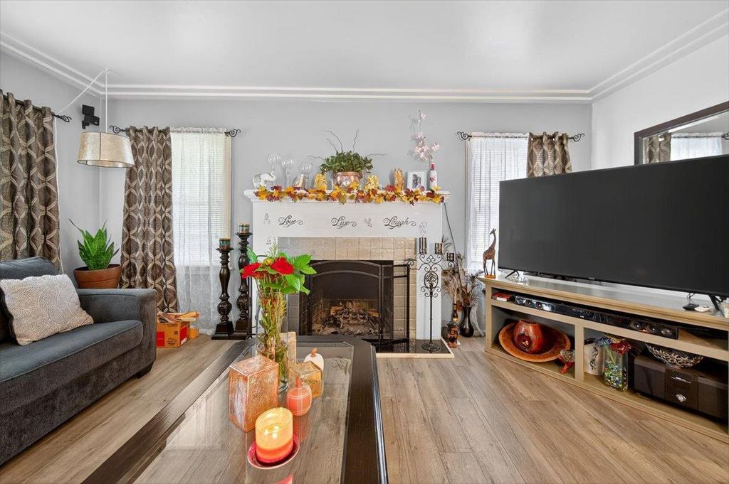 Image 30 of property listing at 630 S Fruit Avenue, Fresno, CA 93706