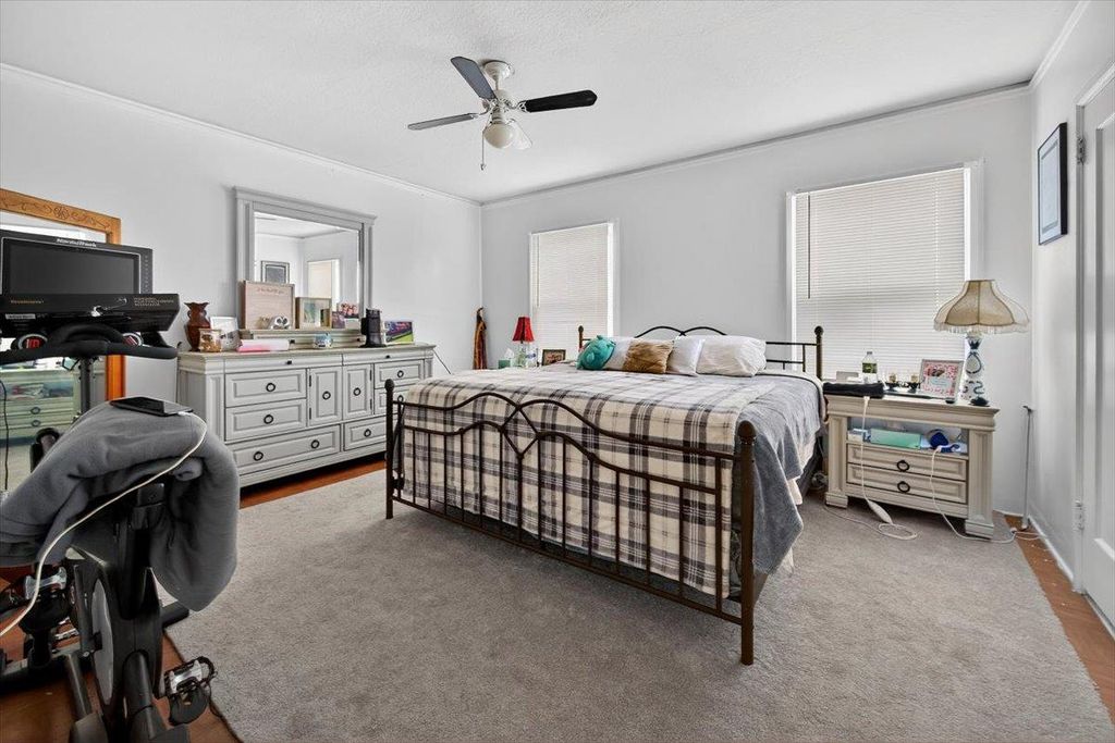 Image 31 of property listing at 630 S Fruit Avenue, Fresno, CA 93706