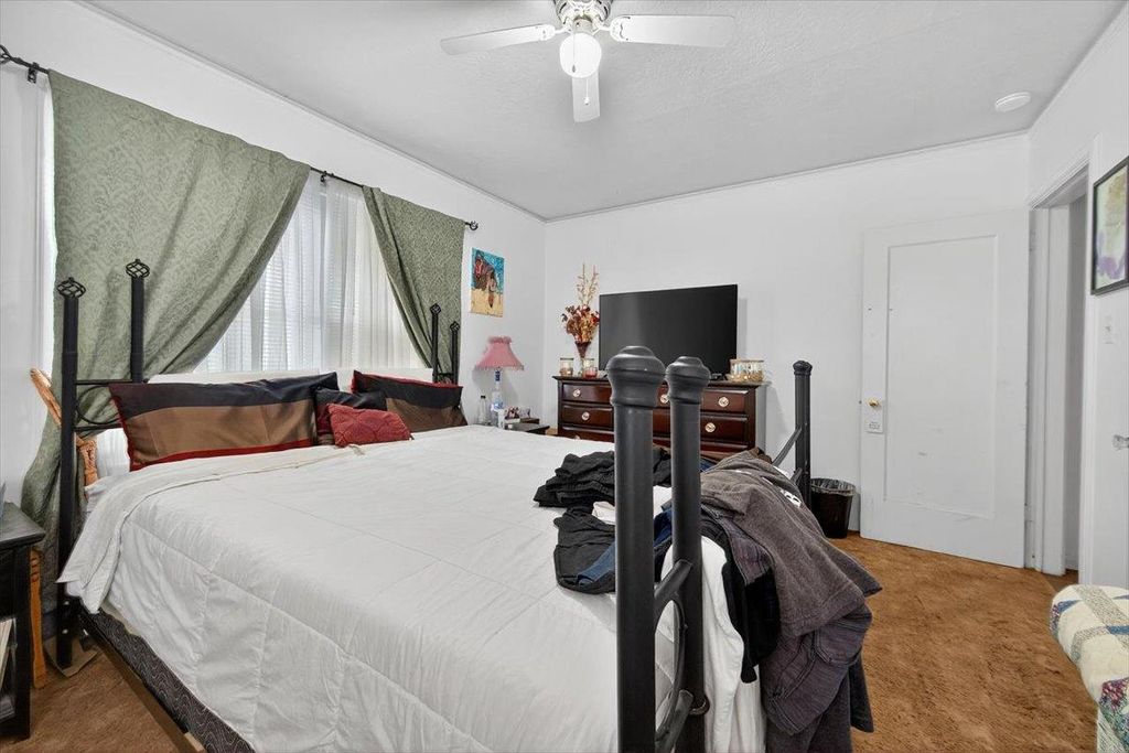Image 37 of property listing at 630 S Fruit Avenue, Fresno, CA 93706