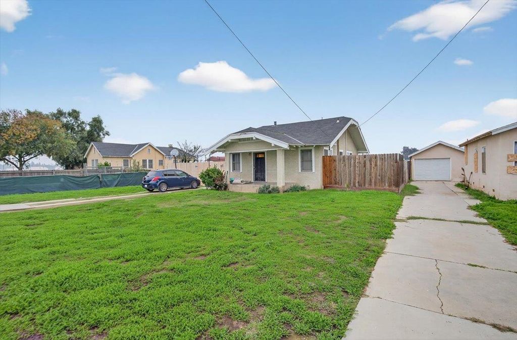 Image 50 of property listing at 630 S Fruit Avenue, Fresno, CA 93706