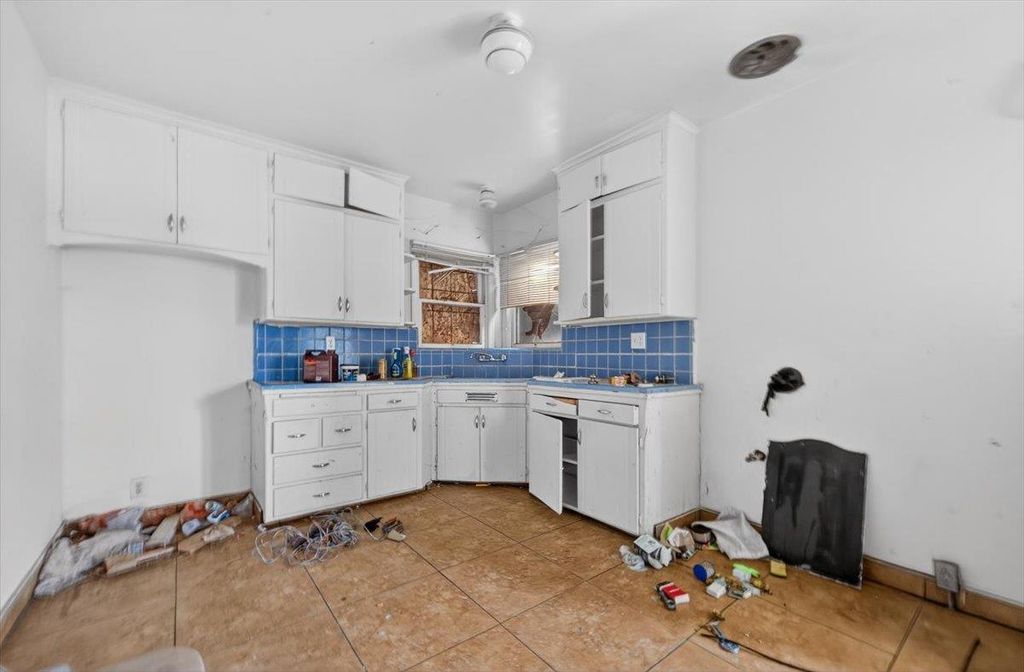 Image 60 of property listing at 630 S Fruit Avenue, Fresno, CA 93706