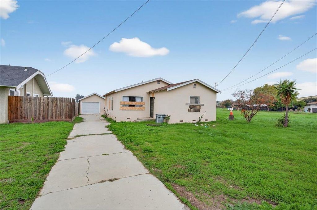 Image 66 of property listing at 630 S Fruit Avenue, Fresno, CA 93706