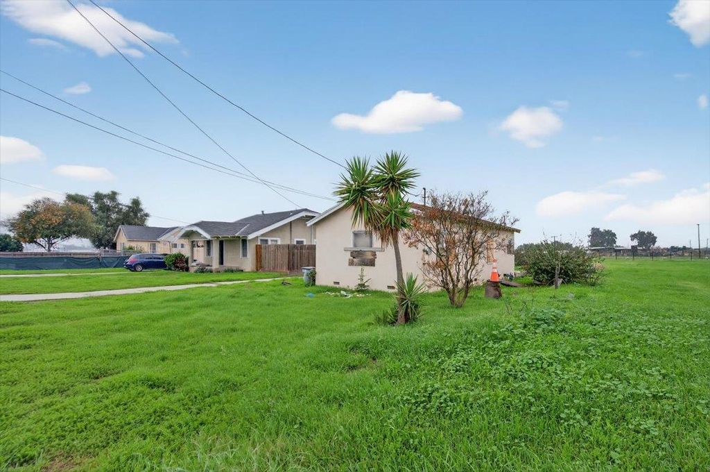 Image 67 of property listing at 630 S Fruit Avenue, Fresno, CA 93706