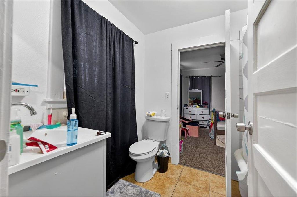 Image 73 of property listing at 630 S Fruit Avenue, Fresno, CA 93706