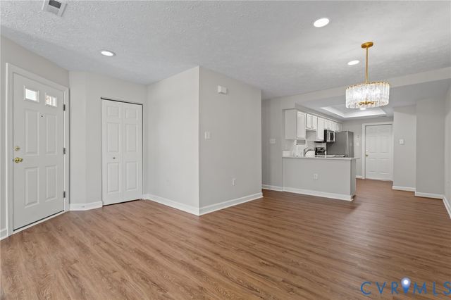 1530 Patriot Cir, Glen Allen, VA 23059