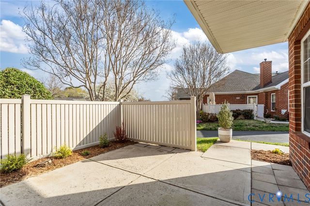 1530 Patriot Cir, Glen Allen, VA 23059