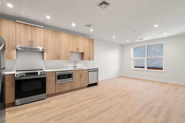 1151 Walnut 302, Newton, MA 02461