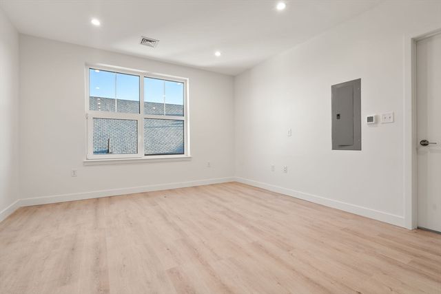 1151 Walnut 302, Newton, MA 02461