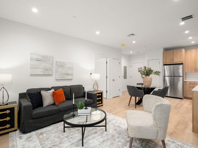 1151 Walnut 302, Newton, MA 02461