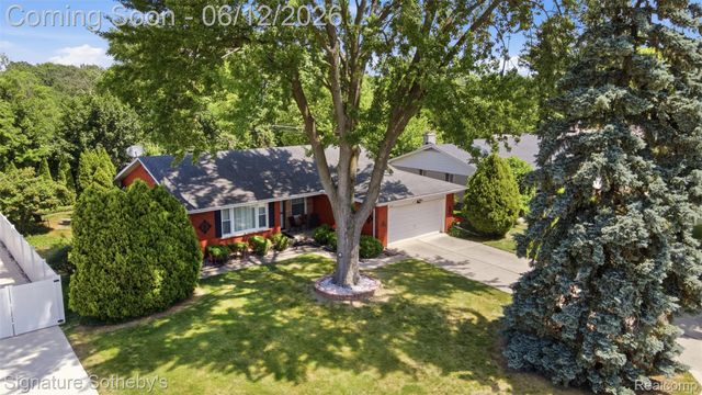6344 Campus Drive, Dearborn Heights, MI 48127