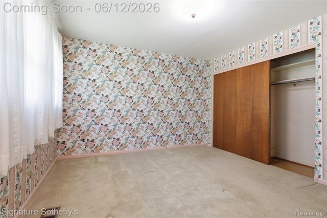 6344 Campus Drive, Dearborn Heights, MI 48127