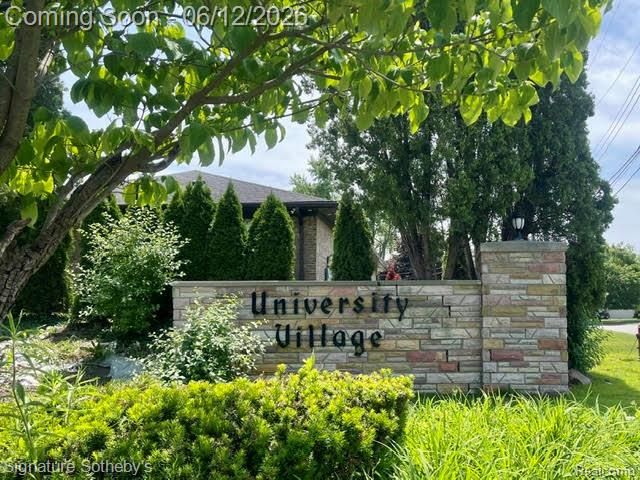 6344 Campus Drive, Dearborn Heights, MI 48127