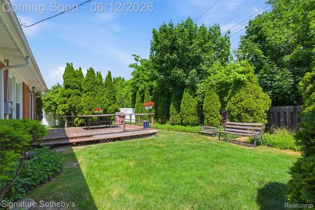 6344 Campus Drive, Dearborn Heights, MI 48127