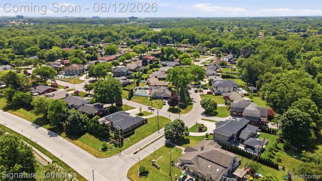 6344 Campus Drive, Dearborn Heights, MI 48127