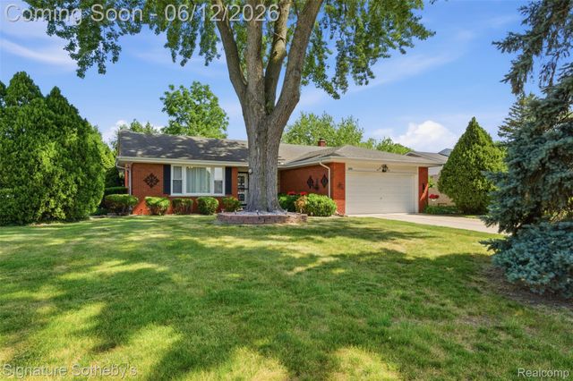 6344 Campus Drive, Dearborn Heights, MI 48127