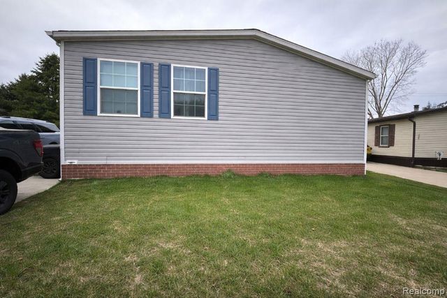 49895 Fox Trail, Shelby Charter Township, MI 48315