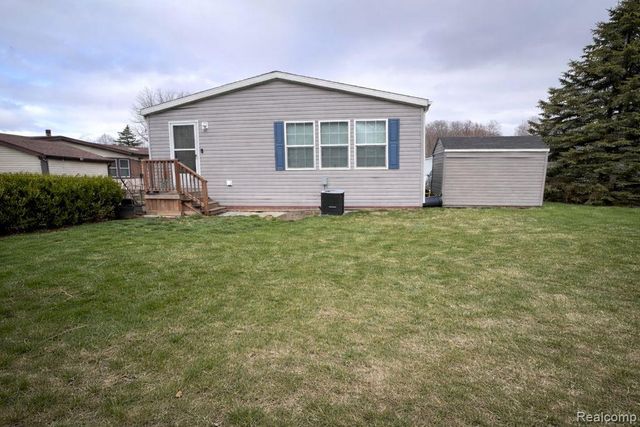 49895 Fox Trail, Shelby Charter Township, MI 48315