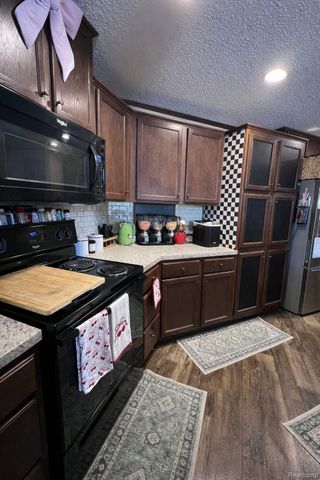 49895 Fox Trail, Shelby Charter Township, MI 48315
